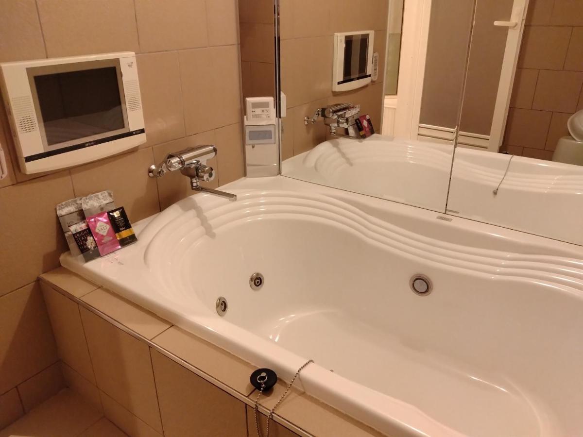 ホテル ベニ ウエスト 大人専用 Osaka Exterior foto